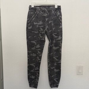 American Eagle Outfitters Dark Camouflage Joggers
